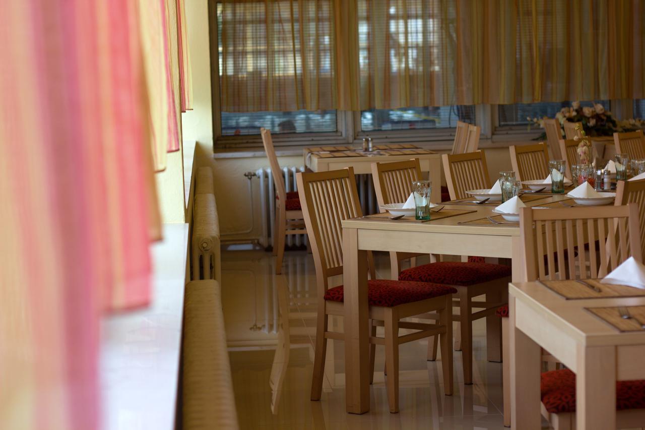 Hotel Preveza Spišská Nová Ves Buitenkant foto